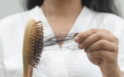 Wypadanie włosów po operacji bariatrycznej – dlaczego się pojawia i co możesz zrobić?